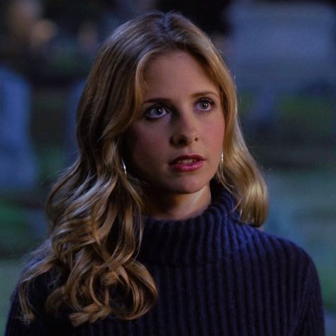 More of the best Buffy beauty looks | Dazed Beauty Buffy Style, Michelle Gellar, Makeup Humor, Buffy Summers, Clip Hairstyles, Beauty Looks, Sarah Michelle Gellar, Buffy The Vampire, Buffy The Vampire Slayer