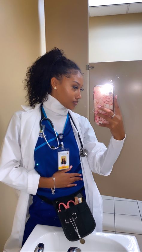 Black Nurses, Nurse Outfit Scrubs, Nursing Goals, Nursing Motivation, Black Nurse, Nursing School Motivation, Career Motivation, My Future Job, Nursing Student Tips