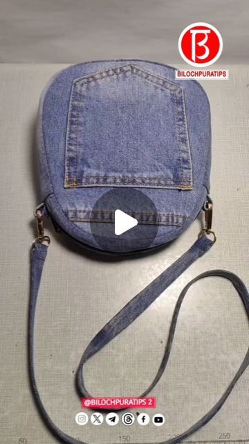 Diy Bag Sewing, Sew A Bag, Denim Bags From Jeans, Denim Clutch, Diy Tote, Page Instagram, Follow My Page, Denim Diy, Creation Couture