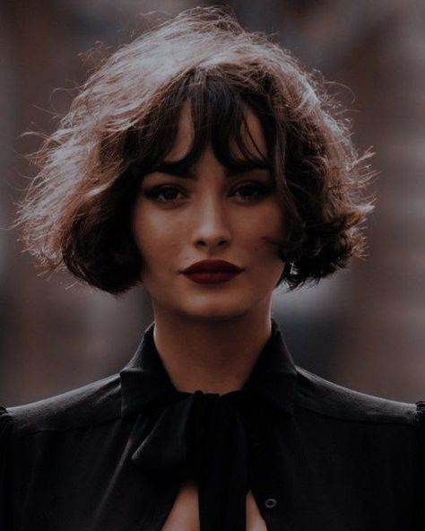 Dark Academia Hairstyle, Academia Hairstyle, Taylor Lashae, Black Bob Hairstyles, 1920s Hair, New Hair Do, French Bob, Studio Portrait Photography, Shot Hair Styles