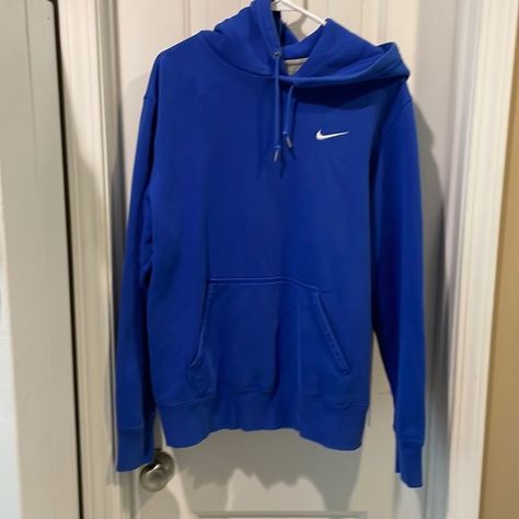 Mens large royal blue hoodie Nike Blue Hoodie, Royal Blue Hoodie, Blue Hoodie Men, Blue Outfits, Dr Closet, Teen Boy, Blue Outfit, Blue Hoodie, Nike Blue