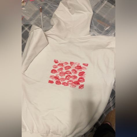 Any Size Between S-Xl With Red/Pink Kisses (Will Not Be Exactly This Picture But Very Similar As Every Order Is Made Custom)! Machine Washable!! Message Me For More Info! Sweaters For Boyfriend, Kiss Sweaters For Bf, Kisses Tshirt, Kisses Hoodie, Kisses Sweatshirt, Bae Birthday, Cute Couple Hoodies, Kiss Clothes