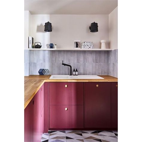 London Kitchen Design, Pink Kitchen Cabinets, Pink Kitchen Designs, Red Cabinets, Purple Kitchen, Cherry Kitchen, London Kitchen, Popular Kitchens, Gorgeous Kitchens