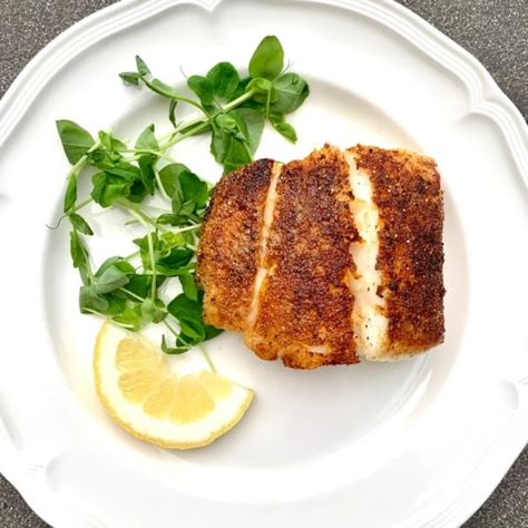 Premier Catch Pan-Seared Halibut Pan Seared Halibut Recipes, Halibut Recipes Healthy, Seafood Main Course, Pasta Green, Seared Halibut, Lemon Seasoning, Best Fish Recipes, Delicious Salmon Recipes, Halibut Recipes