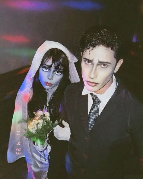 Tim Burton Halloween Costumes Couples, Gothic Halloween Couples Costumes, Tim Burton Couple Costumes, Victor And Emily Costume, Emily And Victor Costume, Corpse Bride Costume Couple, Corpse Bride And Victor Costume, Victor Corpse Bride Costume, Halloween Makeup For Couples