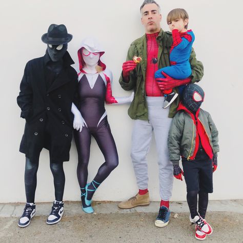 Spidey Family Halloween Costumes, Spiderverse Family Costumes, Marvel Family Costumes Halloween, Spidey And His Amazing Friends Costume, Spider Man Family Halloween Costumes, Into The Spiderverse Costume, Family Spiderman Costumes, Spider Man Family Costume, Spiderman Family Costumes