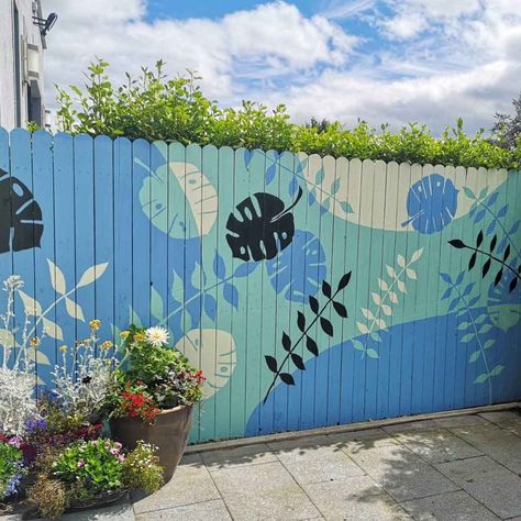 Fence Paint: 10 Best Color Ideas | The Family Handyman Cheap Backyard Makeover Ideas, Fence Paint Colours, Painted Fence, Garden Mural, Cheap Backyard, Outdoor Aesthetic, Fence Art, Butterfly House, Garden Makeover