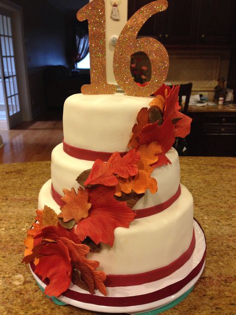 Fall Themed Sweet 16 Cake. Handmade gumpaste leaves and "16" Topper. For orders and inquiries:  Facebook.com/viewsweetconfections Sweet 16 Wallpaper, Fall Sweet 16, Country Sweet 16, Halloween Sweet 16, Sweet 16 Cupcakes, Sweet 16 Candles, Sweet 16 Party Favors, Sweet 16 Centerpieces, Sweet 16 Cake