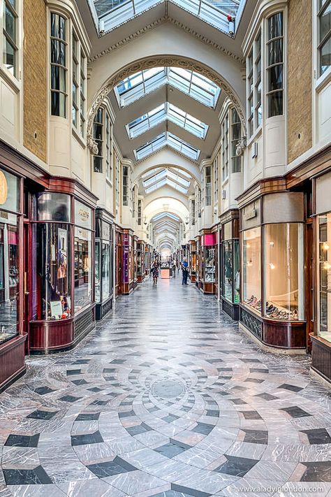 Burlington Arcade on Piccadilly is one of the most beautiful historic shopping arcades in London. Click through for more pictures on the A Lady in London blog. #shopping #london #piccadilly Shopping Arcade, London Shopping Street, Vintage Shops In London, Piccadilly Square London, Picadilly Circus London, Spitafield Market London, Hyde Park Corner, Burlington Arcade, Burlington Arcade London