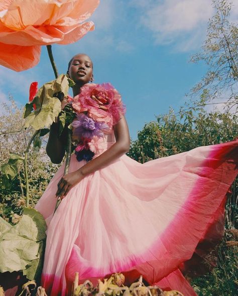 Adut Akech by Nadine Ijewere for British Vogue January 2021 Nadine Ijewere, Adut Akech, Style Analysis, Vogue Us, Instyle Magazine, Vogue Uk, British Vogue, Fashion Story, Photography Inspo