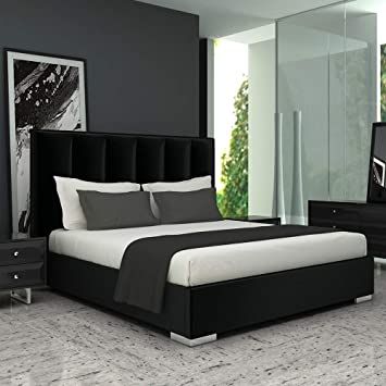 Aesthetic Appartement, Cali Bedroom, Black Velvet Bed, Nice Bedrooms, Black King Bed, Royal Bedroom Design, Black And White Bedroom, Hypebeast Room, Black Bed Frame