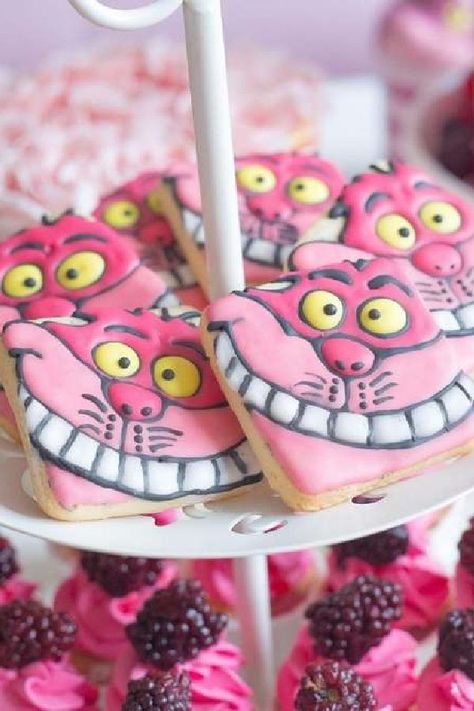 Cheshire Cat Party Ideas, Cheshire Cat Decorations, Cheshire Cat Dessert, Mad Hatter Tea Party Desserts, Mad Hatter Tea Party Snacks, Cat Tea Party, Tea Party Party, Mad Tea Party Disneyland, Royal Cookies