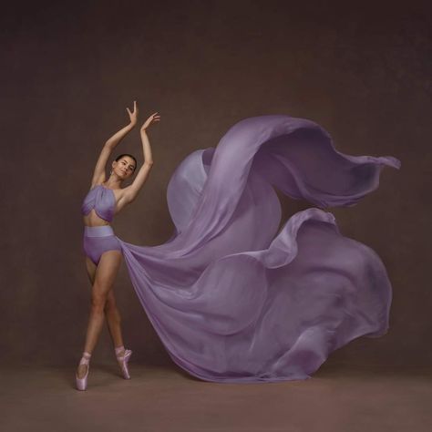 Dance Pictures Aesthetic, Underwater Ballet, Quince Photoshoot Ideas, Long Veils, Ballerina Poses, Movie Jewelry, Dance Picture Poses, Dancing Art, Dancer Photography