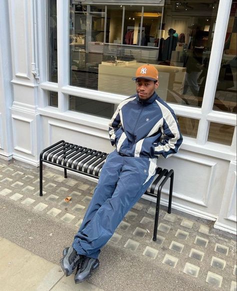 Custom Streetwear, Uk Streetwear, Custom Fitted Hats, Vintage Tracksuit, Black Men Fashion Urban, Streetwear Inspiration, Male Models Poses, Streetwear Chic, Tracksuit Outfit