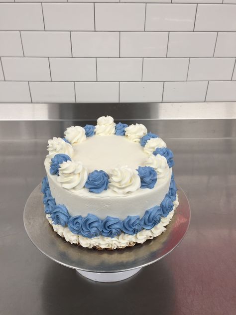 Blue Round Birthday Cake, Rosette Cake Blue, Round Cake Birthday, Blue Round Cake, Birthday Cake Women, Blue And White Birthday Cake, Blue And White Birthday, Cake Women, White Birthday Cake