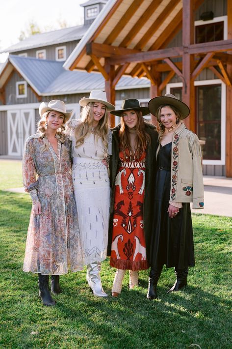 Country Wedding Outfit Guest, Western Chic Outfits, Texas Chic, Country Chic Outfits, Next Luxury, Rehearsal Dinner Outfits, Cowboy Chic, Gala Outfit, Looks Country