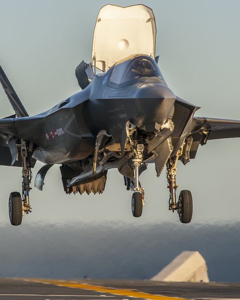 F-35B On Board USS America | Five Lockheed Martin F-35B Ligh… | Flickr F35b Lightning Ii, Jet Iphone Wallpaper, Photo Avion, F 35 Lightning, Uss America, Jet Fighter Pilot, F 35 Lightning Ii, F22 Raptor, Lockheed Martin