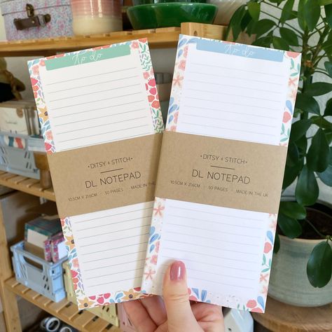 How about pretty floral notepads for Mothers day gifts? I’ve already gifted one to my Mum so that option is out of the window for me 😂 but it’s an idea for you, you are welcome! 🌸 #mothersday #mothersdaygiftidea #giftideas #giftsformums #etsymothersday #notepads #notepadlove #stationerylover #flowerart #floralart #repeatingpattern #patterndesigner #procreateartist #patterndesign #smallbusinessowner #smallbusinesslife Notepad Diy, Note Pad Design, Kawaii School Supplies, Planner Sheets, Planner Notepad, Stationary Set, Diy Stationery, Mothers Day Gifts, Mothersday Gifts