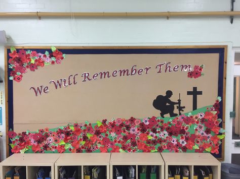 Anzac Day Library Display, Poppy Display School, Remembrance Display School, Remembrance Day Display Ideas, Remembrance Day Display School, Rememberance Activities, Remembrance Day Display, Remembrance Day Bulletin Board Ideas, Y6 Classroom