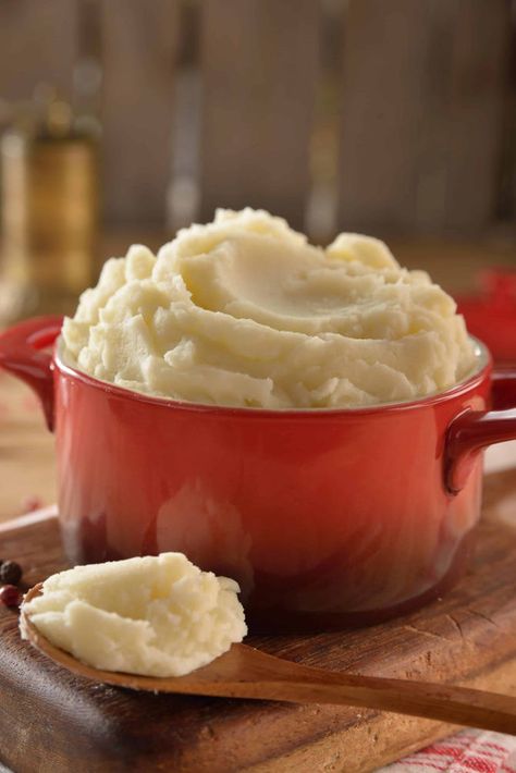 Easy Thanksgiving Dish, Potatoes Thanksgiving, Mashed Potatoes Thanksgiving, Boil Potatoes, Thanksgiving Brunch, Perfect Mashed Potatoes, Fluffy Mashed Potatoes, Best Mashed Potatoes, Easy Thanksgiving Recipes