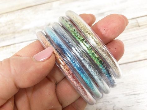 DIY Glitter Bracelets from hardware store tubing Creatively Beth #creativelybeth #craftlightning #glitter #crafts #jewelry #15minutecrafts Diy Glitter Tube Bracelets, Glitter Bracelets Diy, Glitter Bracelets, Tube Jewelry, Tube Art, Children Crafts, Bangles Diy, Colorful Bangles, Tube Bracelet