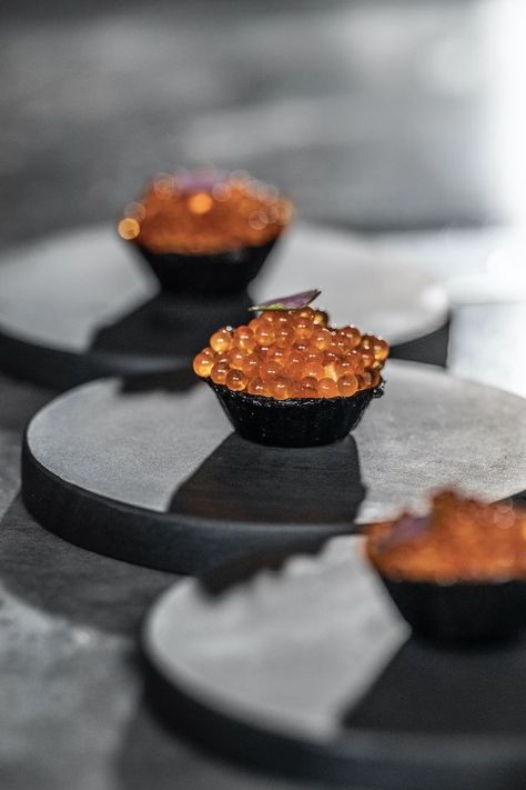 A canapé that perfectly encapsulates chef Charlie Tayler's approach to combining Japanese flavours and techniques with the best of British produce, these single-bite tartlets made from crispy nori seaweed contain a mixture of scallop, apple and pickled cucumber, which is then topped with ponzu-marinated trout roe. It might look intimidatingly impressive, but the dish itself is actually simple to put together – just make sure you use the best quality ingredients you can get. Trout Roe, Christmas Cookies Packaging, Tartlets Recipe, Food Plating Techniques, Pickled Cucumber, Nori Seaweed, Great British Chefs, Fine Dining Recipes, Best Of British