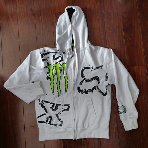 Monster Energy Diy, Monster Clothes, Wu Wear, Monster Hoodie, Fits Aesthetic, Heart Clothes, Funky Outfits, Fits Clothes, Hoodie Outfit