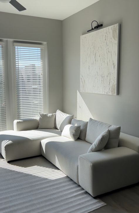 All white sectional modern home living room inspiration cloud couch White Modern Couch Living Room, White Small Couch, Off White Couch, Room Creative Ideas, Cream And White Living Room, Casa Minimal, Modern White Couch, White Couch Living Room, Monochromatic Living Room