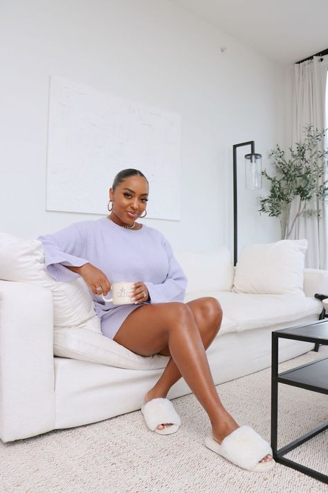 lounge sets, black women, lifestyle photography, lifestyle photography ideas, cozy wear, lounge wear, phot ideas, photo poses, photo inspo Lounge Wear Photoshoot, Black Women Lifestyle, Lifestyle Photography Ideas, Woman Lounging, Cozy Wear, Cozy Lounge, Shot Photo, Photography Lifestyle, Cozy Vibes