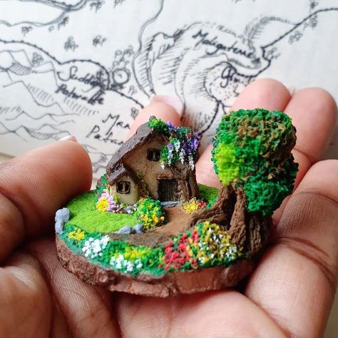 Clay Forest Scene, Clay Miniatures Diy Fairies Garden, Miniature Clay Houses, Polymer Clay Diorama, Polymer Clay Fairy House, Desk Buddies, Room Box Miniatures, Polymer Clay Fairy, Doll House Crafts