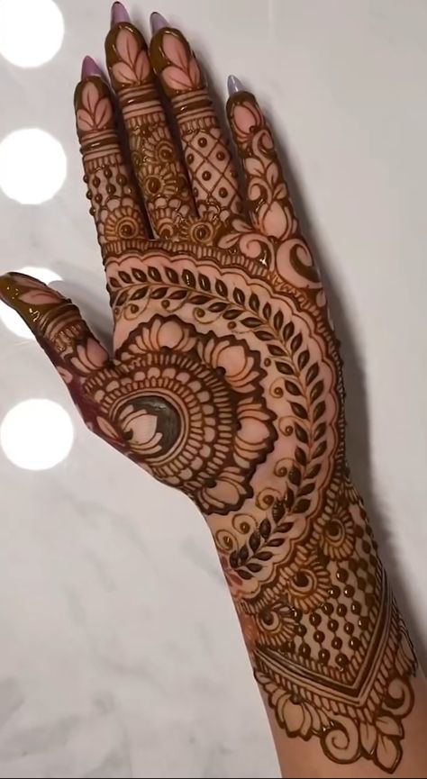 🌸 Mehendi Both Hands, Mehendi Designs For Rakshabandhan, Mahendiii Design, Rakshabandhan Outfit Ideas, Mehendi Aesthetic, Indian Mehndi Design, Mehendi Designs For Hands, Front Mehndi Design, Designs Mehndi