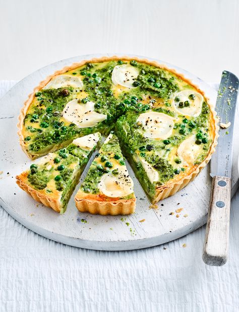 This thrifty goats’ cheese and pea pesto tart recipe is packed with fresh spring flavours. Serve with potatoes and salad or enjoy cold in your lunchbox. Tempeh Bacon, Pea Pesto, Broccoli Sprouts, Veggie Dinner, Goats Cheese, Savory Tart, Tart Recipe, Tempeh, Spring Recipes