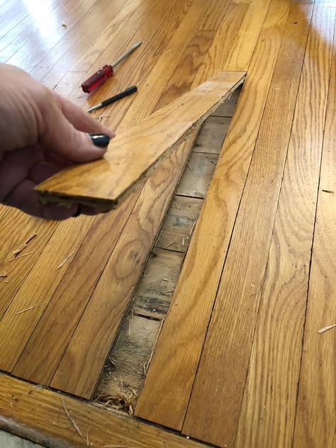 How to Remove a Single Piece of Hardwood Flooring. | The Art of Doing StuffThe Art of Doing Stuff How To Seal Wood Floors, Removing Floor Tiles, Flooring Hacks, Tongue And Groove Flooring, Wood Floor Restoration, Diy Hardwood Floors, Wood Floor Repair, Red Oak Hardwood Floors, Old Wood Floors