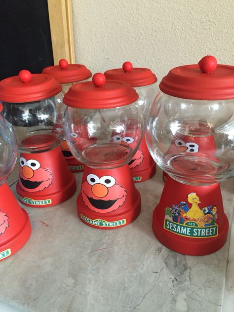 Elmo Fish Bowl Center Piece, Elmo Party Ideas Decoration, Elmo Park Birthday Party, Elmo Birthday Party Centerpieces, Elmo Party Centerpieces, Elmo Centerpiece Ideas 1st Birthday, Sesame Street Birthday Centerpiece Ideas, Sesame Street Centerpiece Ideas Diy, Elmo’s World Birthday Theme