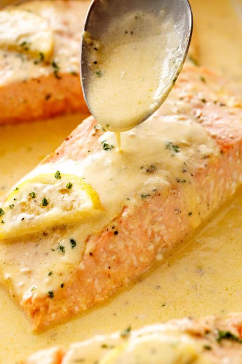 Cream Sauce For Salmon, Salmon Sauce Recipes, Salmon With Cream Sauce, Butter Cream Sauce, Baked Salmon Lemon, Lemon Butter Salmon, Lemon Cream Sauces, Sauce For Salmon, Butter Salmon