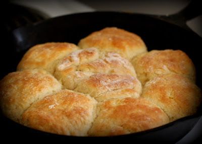 Mountain Top Spice: Iron Skillet Biscuits Iron Skillet Biscuits, Skillet Biscuits, Appalachian Recipes, Skillet Bread, Cast Iron Skillet Cooking, Savory Breads, Cast Iron Skillets, Iron Skillet Recipes, Skillet Cooking