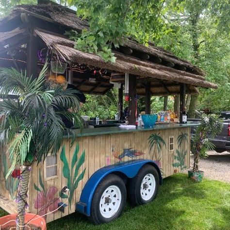 Juice Bar Trailer, Smoothie Truck Design, Mobile Tiki Bar, Tropical Food Truck, Smoothie Trailer, Mobile Tiki Bar Trailer, Shipping Container Tiki Bar, Tikki Bar, Bbq Shack