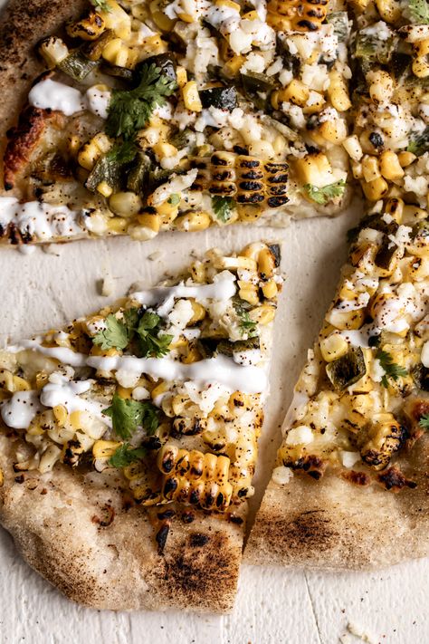 Elote Pizza, Corn Queso Dip, Guacamole And Chips, Corn Pizza, Guacamole Chips, Vegetarian Pizza Recipe, Mexican Appetizers, Queso Fundido, Mexican Street Food