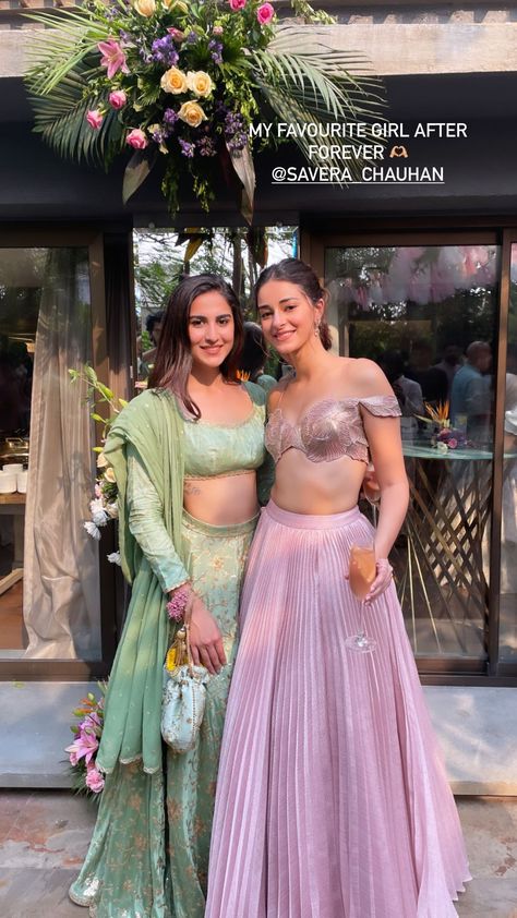 Chaniya Choli Designs Weddings Latest, Lehenga Design For Engagement, Alanna Pandey, Indian Wedding Guest Dress, Indian Bridesmaid Dresses, Mehendi Ceremony, Simple Lehenga, Zee News, Ananya Panday