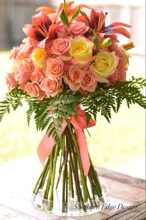 Spiral hand~tied bouquet standing on its own #weddingflowers Spiral Bouquet, Hand Tied Bouquet, Hand Tie, Rose Bouquet, Free Standing, Florist, Wedding Flowers, Table Decorations, Flowers