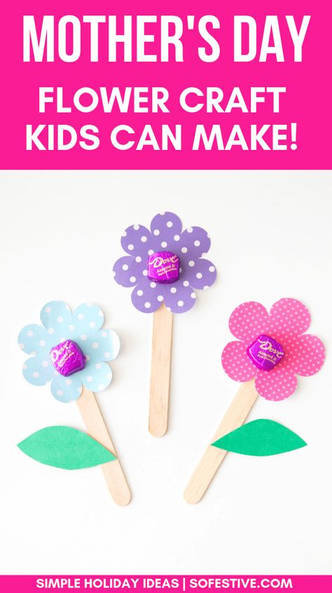 If you need a simple Mother's Day craft that kids can make, these cute paper flowers with chocolate centers are perfect! Click for the free pattern and tips to make these homemade gifts. Flower Crafts Kids, Easy Mother's Day Crafts, Flower Decorations Diy, Paper Flower Decor, Paper Flower Crafts, Mothers Day Crafts For Kids, Paper Flower Template, Paper Flower Bouquet, Paper Flowers Craft