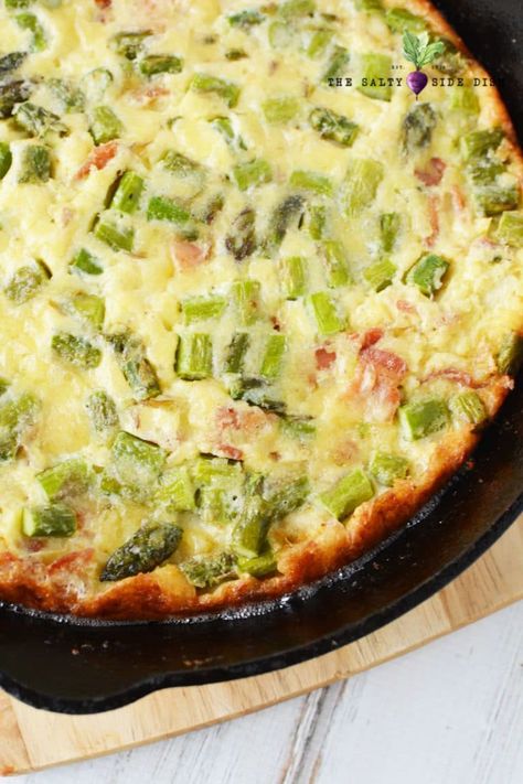 Asparagus Quiche Recipe with Bacon | CAST IRON COOKED Crustless Asparagus Quiche, Quiche With Bacon, Asparagus Quiche Recipes, Quiche Recipes Crustless, Salty Side Dish, Asparagus Quiche, Delicious Quiche, Breakfast Sides Dishes, Breakfast Sides