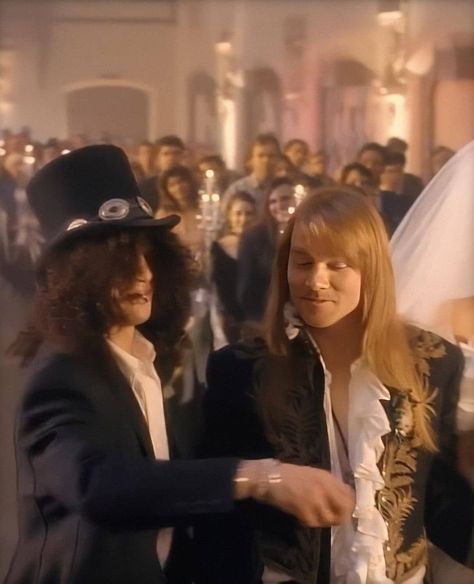 'Cause nothin' lasts forever And we both know hearts can change And it's hard to hold a candle In the cold November rain We've been through… Cold November Rain, Axl Rose Slash, Axel Rose, Theatre Problems, November Rain, Band Wallpapers, Axl Rose, Best Albums, Music Aesthetic