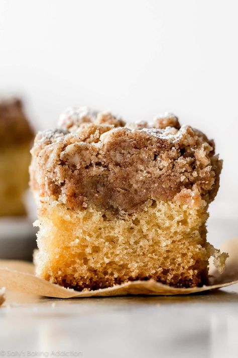 New York-Style Crumb Cake Crumb Cake Topping, Banana Crumb Cake, Cinnamon Crumb Cake, Crumb Cake Muffins, Crumb Cakes, Crumb Cake Recipe, Sweet Corner, Sally's Baking, Coffee Cake Recipes