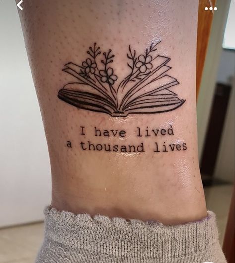 Literature Tattoos, Bookworm Tattoo, Book Inspired Tattoos, Reading Tattoo, Teacher Tattoos, Book Lover Tattoo, Tattoos Abstract, Tattoos Japanese, Tattoos Watercolor