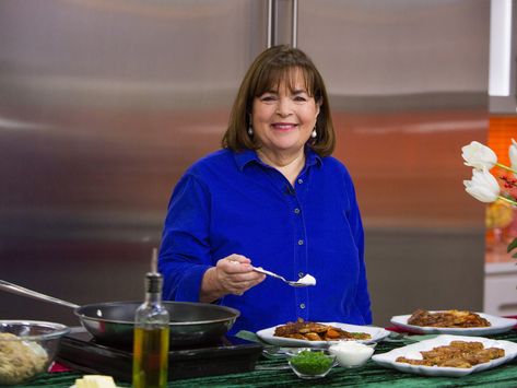 Ina Garten Wants You to Throw Out This Kitchen Tool Every Year | SELF Ina Garten Roast Chicken, Golden Food, Best Ina Garten Recipes, Ina Garden, Barefoot Contessa Recipes, Perfect Roast Chicken, Pastas Recipes, Breakfast For A Crowd, Breakfast Aesthetic