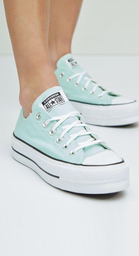 Girls Shoes Teenage, Converse Platform, Converse Low, Shoes Heels Classy, Adidas Shoes Women, Stylish Eve, Sandals Outfit, Cute Sneakers, Hype Shoes