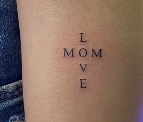 Mom Tattoo Quotes, Mom Tattoos For Guys, Simple Tattoos For Women, Petit Tattoo, Mom Tattoo Designs, Petite Tattoos, Mother Tattoos, Mom Love, Back Tattoo Women