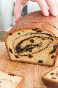 Homemade Cinnamon Raisin Bread, Cinnamon Raisin Bagel, Apple Fritter Bread, Swirl Bread, Cinnamon Raisin Bread, Dry Bread, How To Store Bread, I Am Baker, Raisin Bread