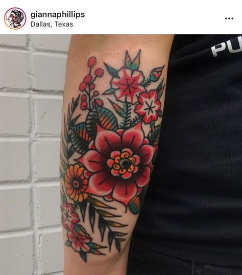 Traditional Red Flower Tattoo, Cool Traditional Tattoos Ideas, Old School Poppy Tattoo, Traditional Mexican Flower Tattoo, Old School Flower Tattoo Sleeve, Traditional Flower Sleeve Tattoo, Traditional Style Floral Tattoo, American Style Flower Tattoo, Old School Floral Tattoo